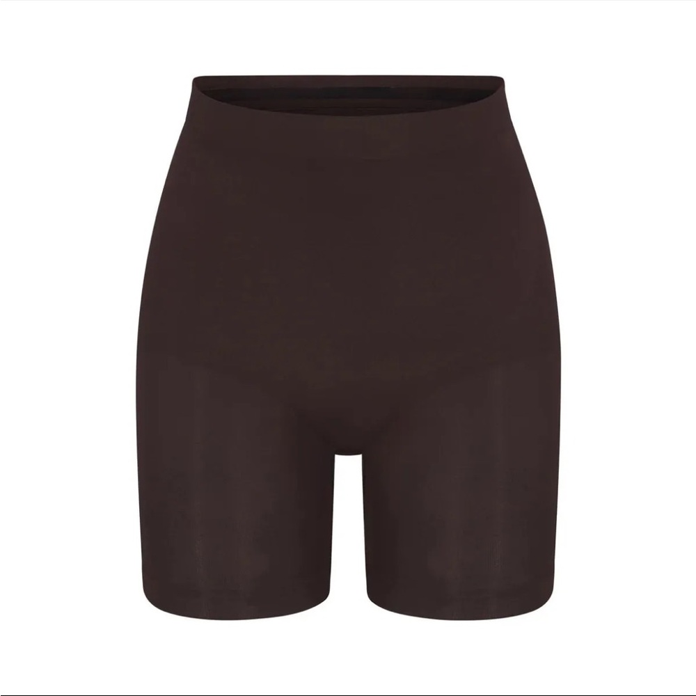 SKIMS Mid Thigh Sculpting Short